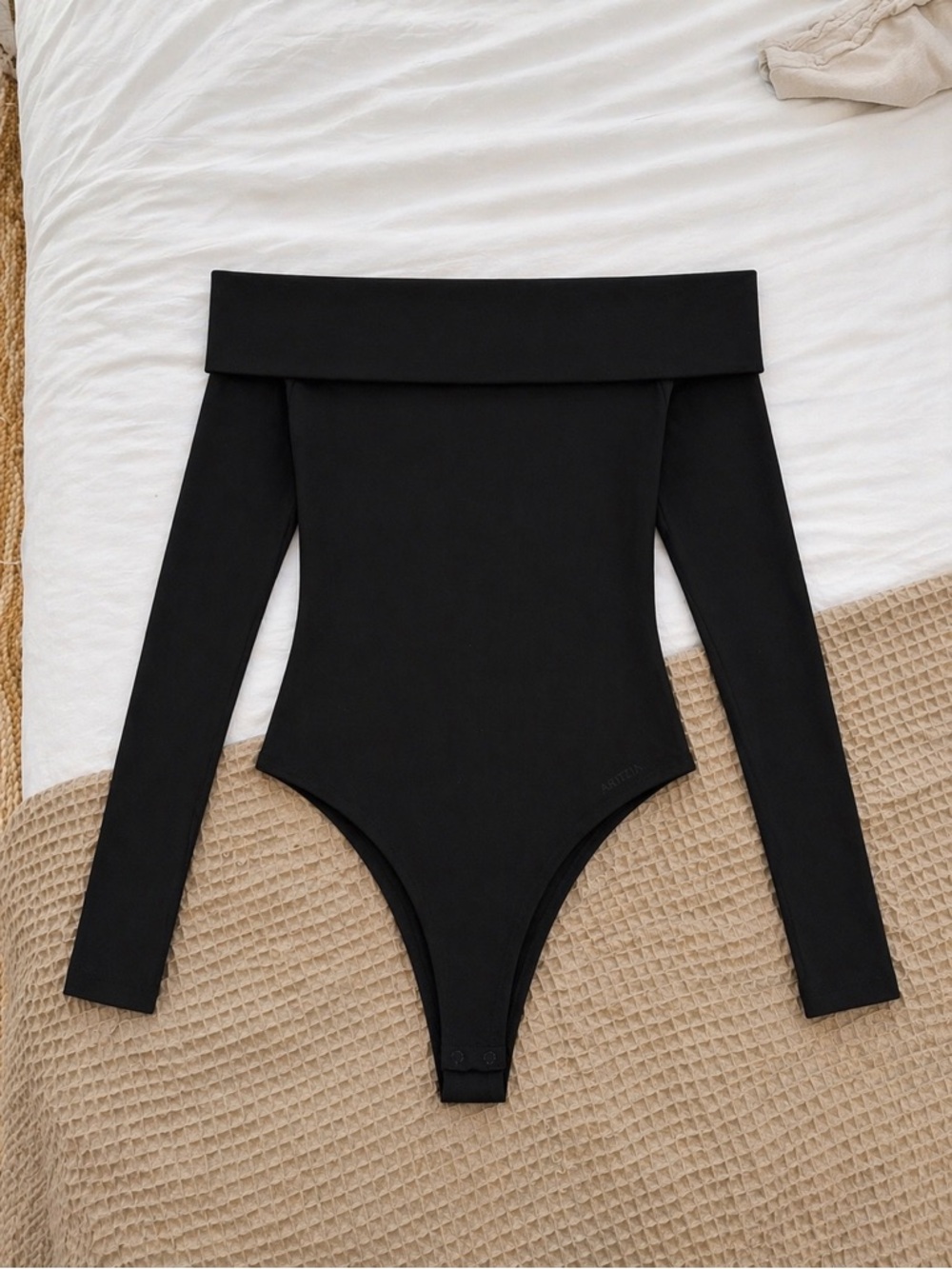 Aritzia Off-Shoulder Long Sleeve Bodysuit Black Size M
